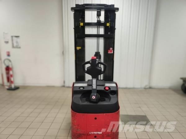 Manitou ES616 AC 自走式スタッカー