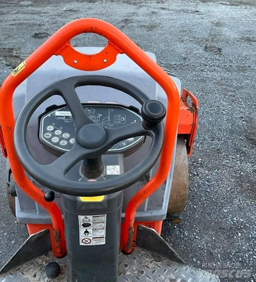 Hamm HD 12 VV タンデムローラ