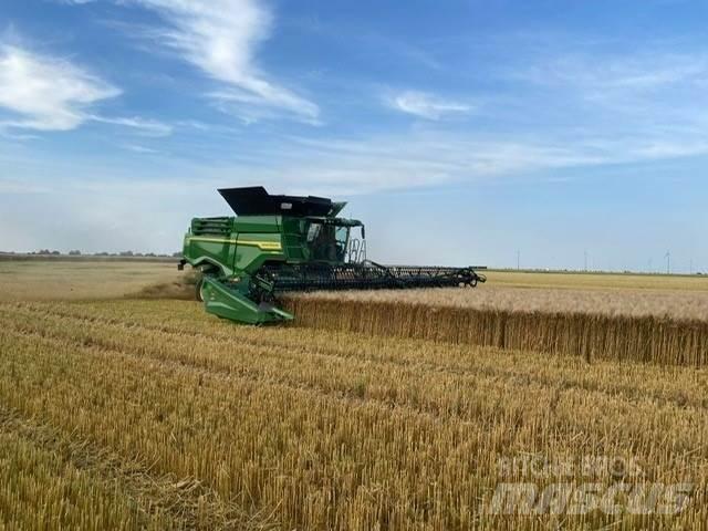 John Deere X9-1100 コンバイン