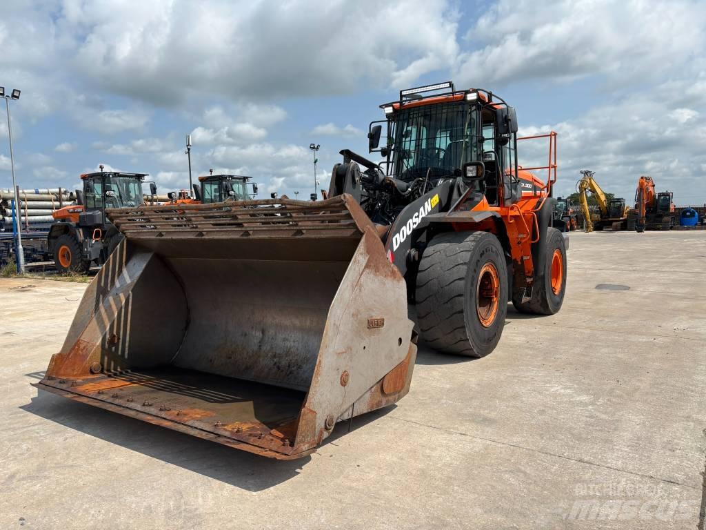 Doosan DL 300-5 ホイールローダー・タイヤショベル