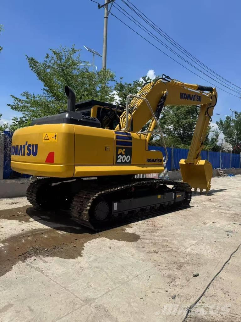Komatsu PC 200 8N 大型油圧ショベル12t以上（パワーショベル・ユンボ）
