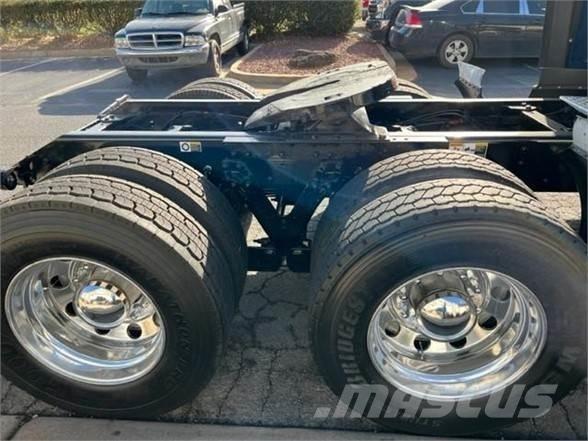 Kenworth T680 中古トラクターヘッド | トレーラーヘッド
