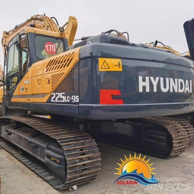Hyundai 225lc-9s 大型油圧ショベル12t以上（パワーショベル・ユンボ）