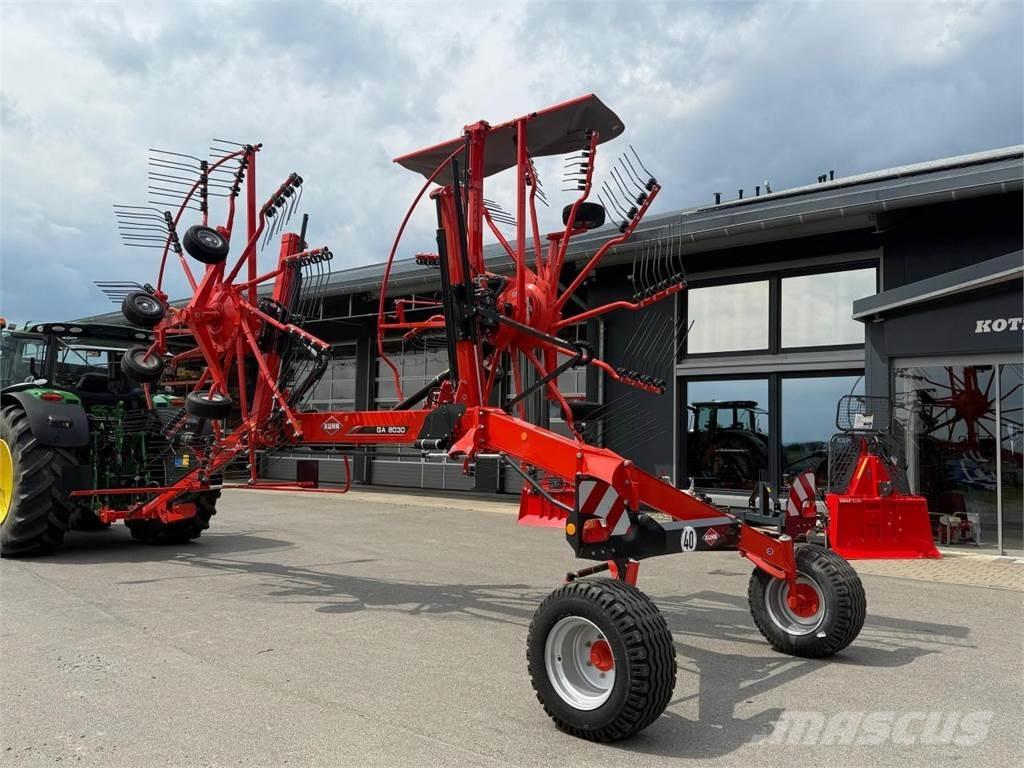 Kuhn GA 8030 ウィンドローア/レーキ