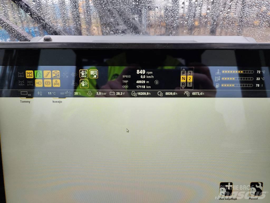 Ponsse Bison AF 8W フォワーダー