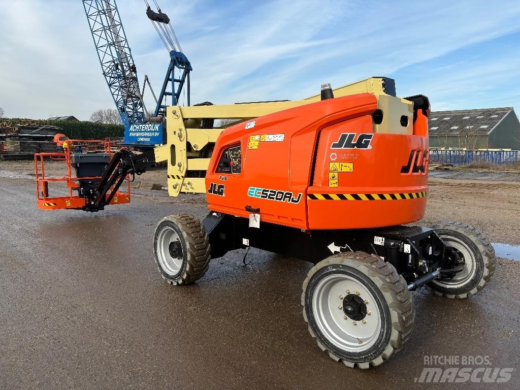 JLG EC 520 AJ ブームリフト　屈伸型