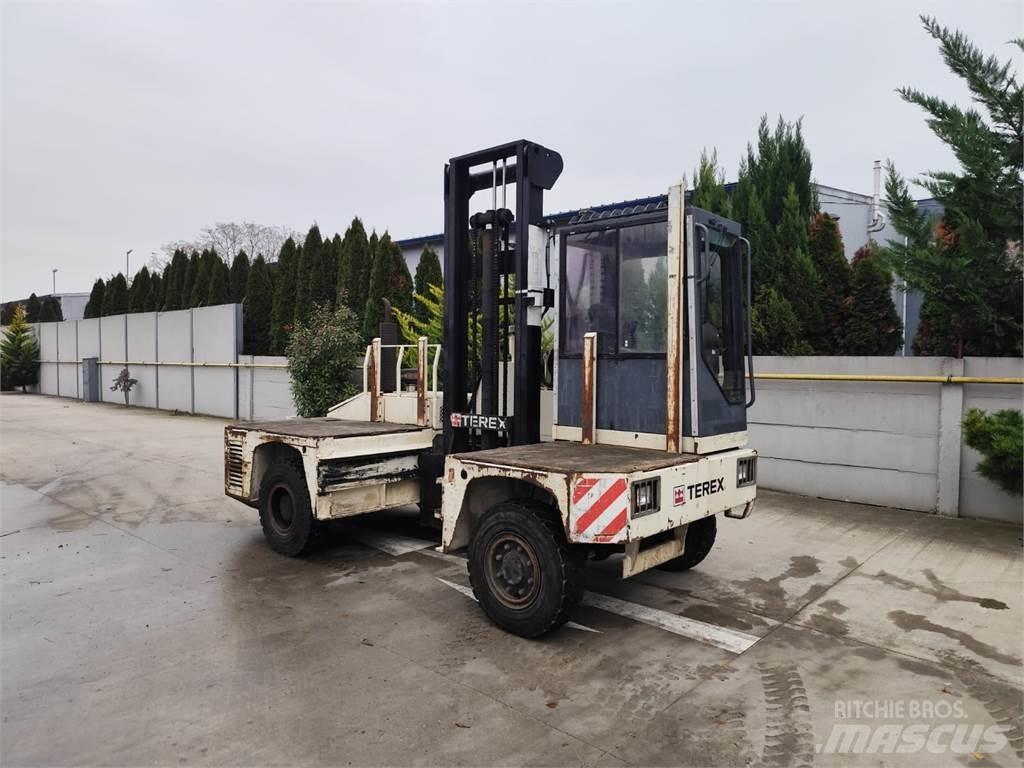 Terex Fuchs SF50U サイドローダー