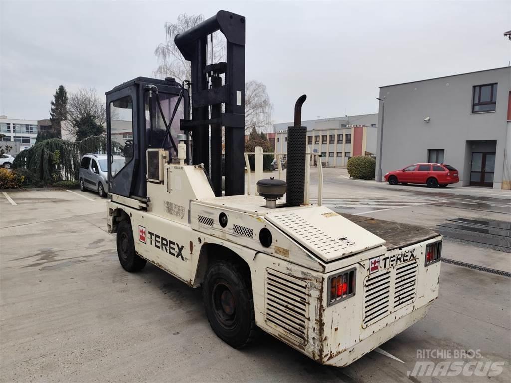 Terex Fuchs SF50U サイドローダー