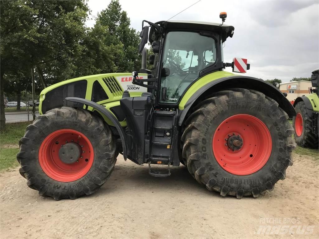 CLAAS Axion 920 トラクター