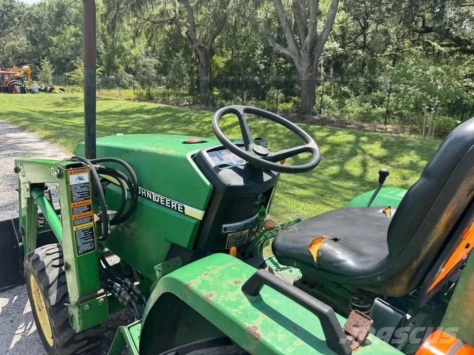 John Deere 790 トラクター