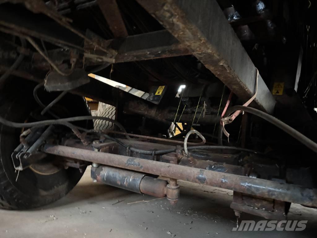 New Holland BB 940 スクエアベーラー