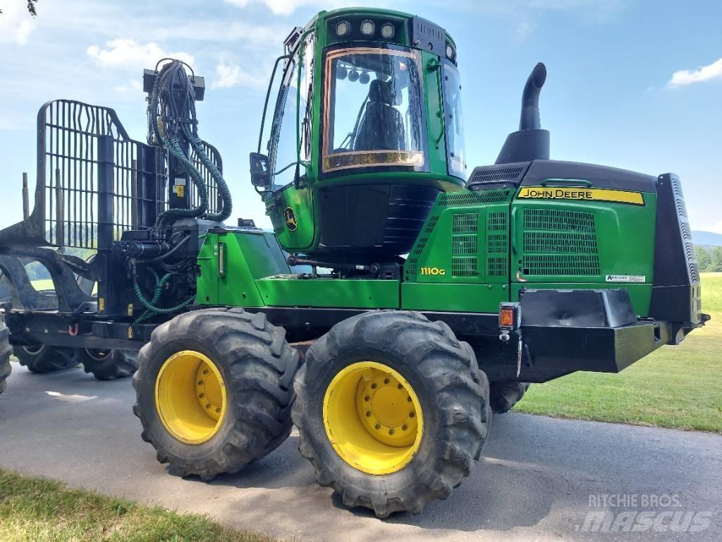 John Deere 1110G フォワーダー