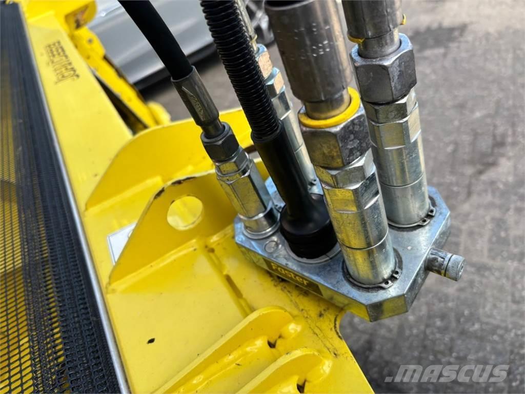 John Deere 30R 牧草機械用アクセサリー
