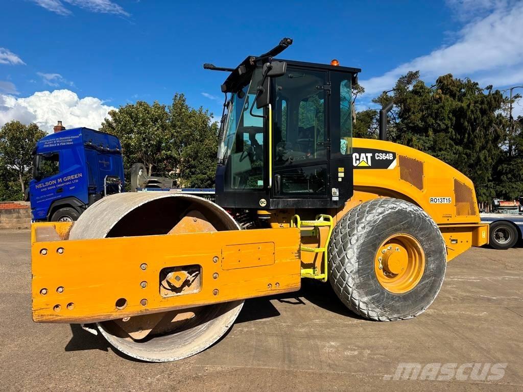 CAT CS 64 B 振動ローラ