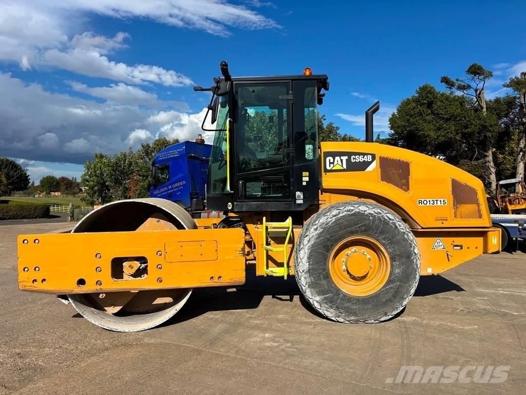 CAT CS 64 B 振動ローラ