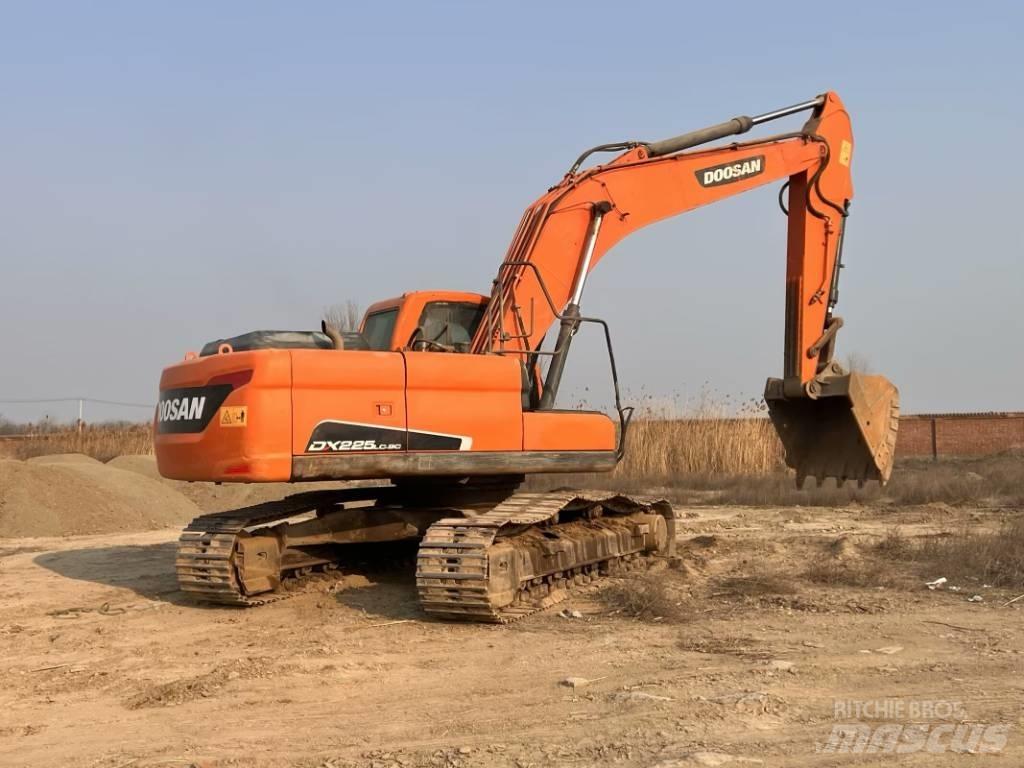 Doosan DX225LC-9C 大型油圧ショベル12t以上（パワーショベル・ユンボ）