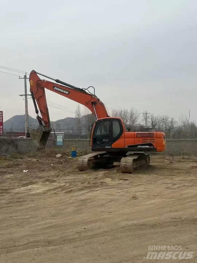 Doosan DX225LC-9C 大型油圧ショベル12t以上（パワーショベル・ユンボ）