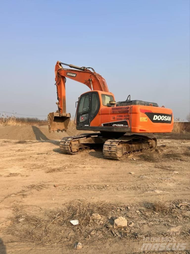 Doosan DX225LC-9C 大型油圧ショベル12t以上（パワーショベル・ユンボ）