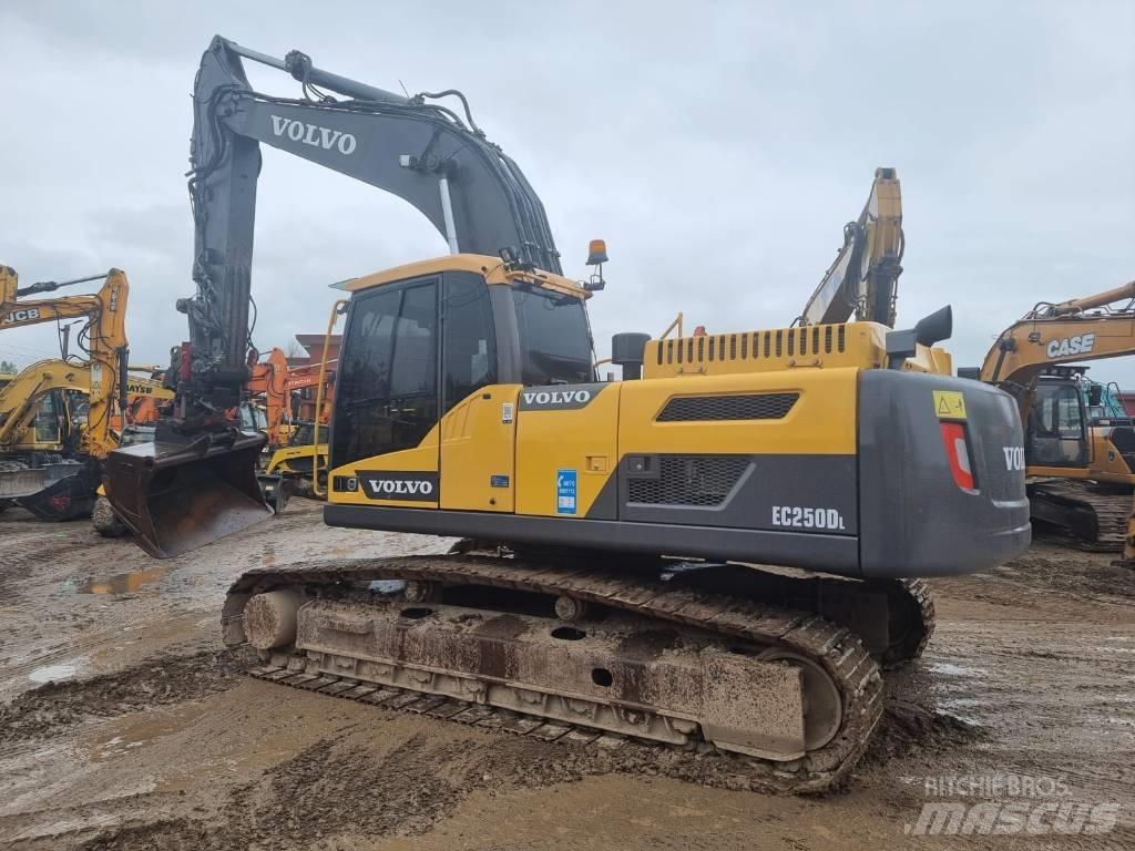 Volvo EC 250 D L 大型油圧ショベル12t以上（パワーショベル・ユンボ）