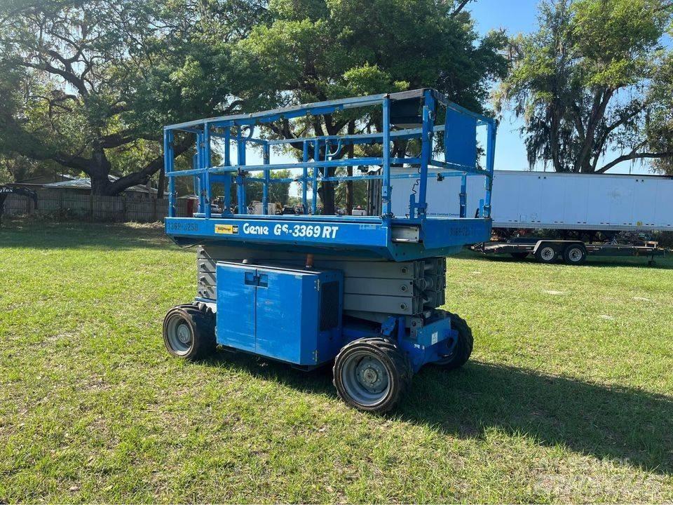 Genie GS 3369 RT シザースリフト