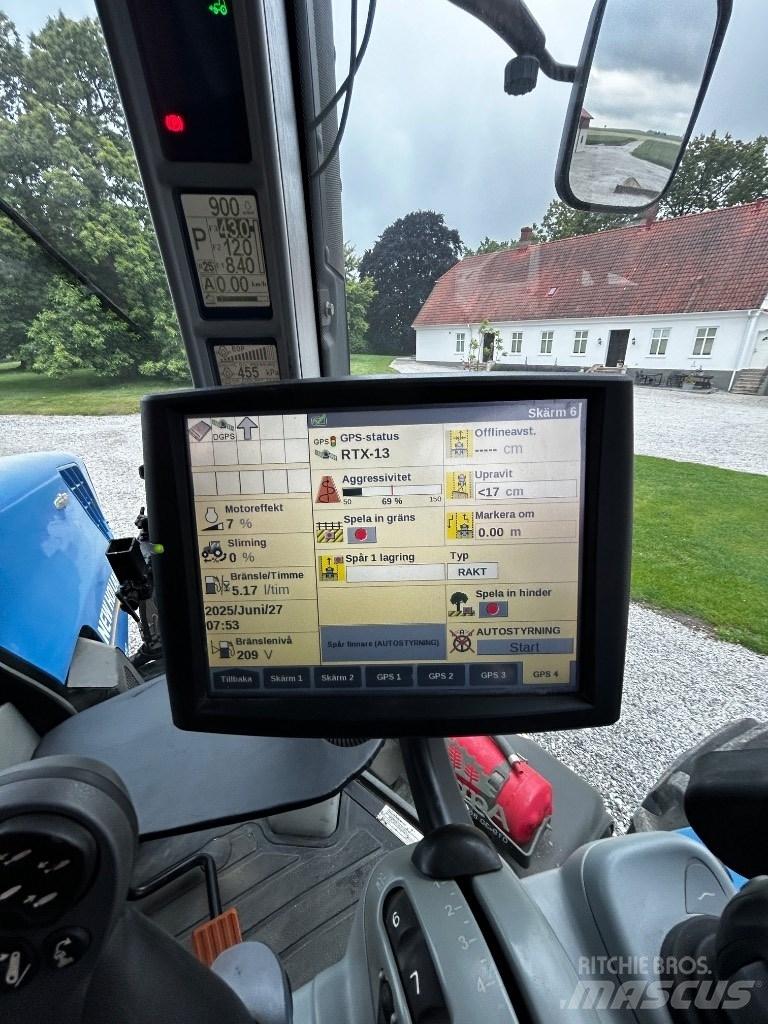 New Holland T 8.390 トラクター
