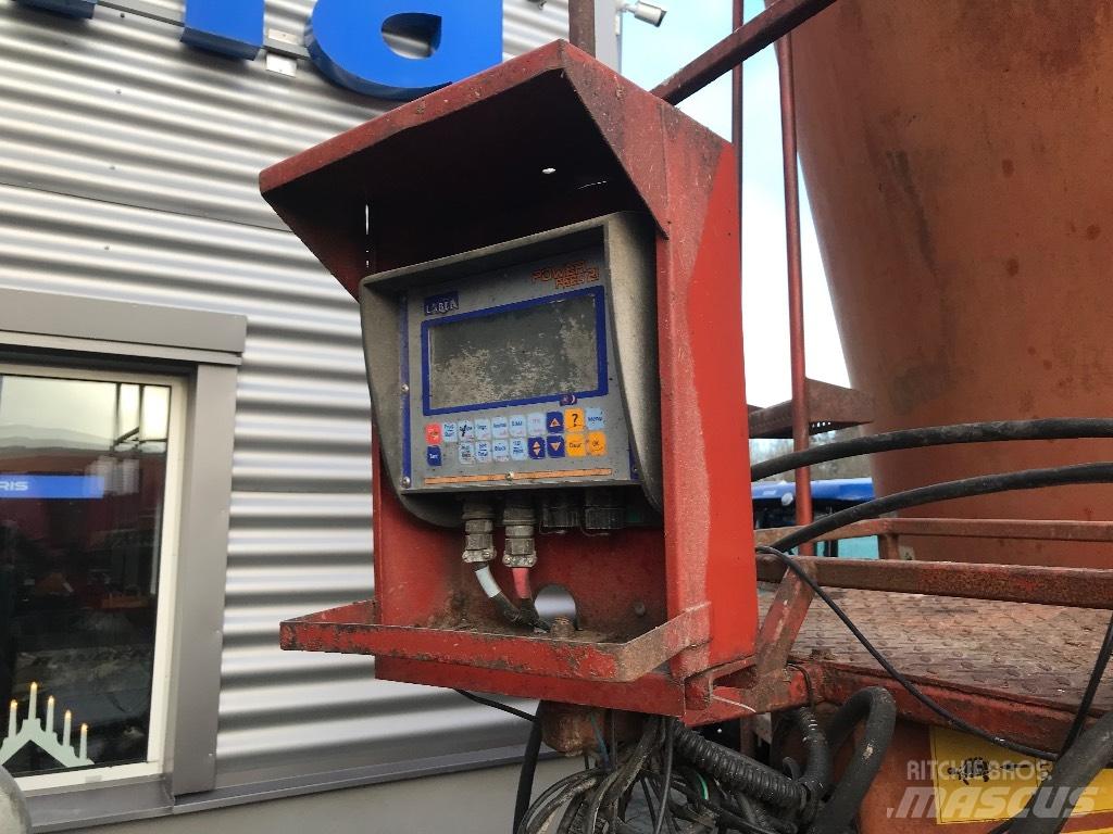  R.M.H WAV 30 ミキサーフィーダー