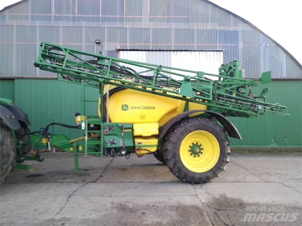 John Deere 740i 牽引型スプレイヤー