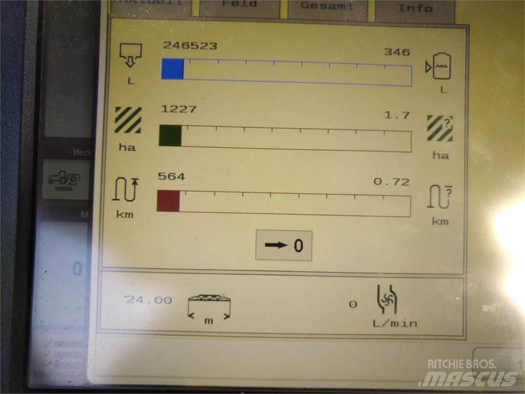 John Deere 740i 牽引型スプレイヤー