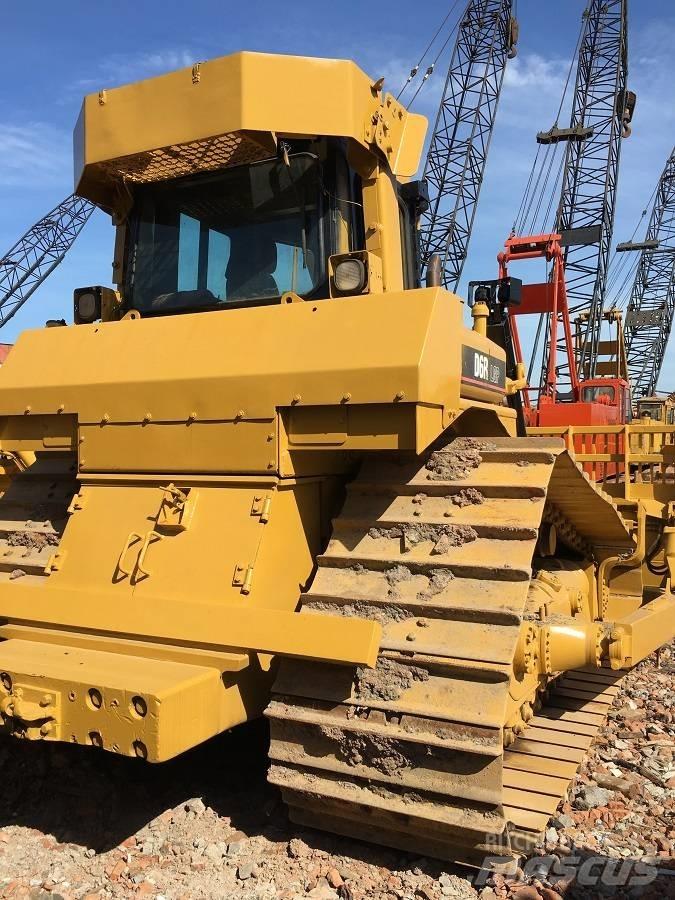 CAT D6R ブルドーザー