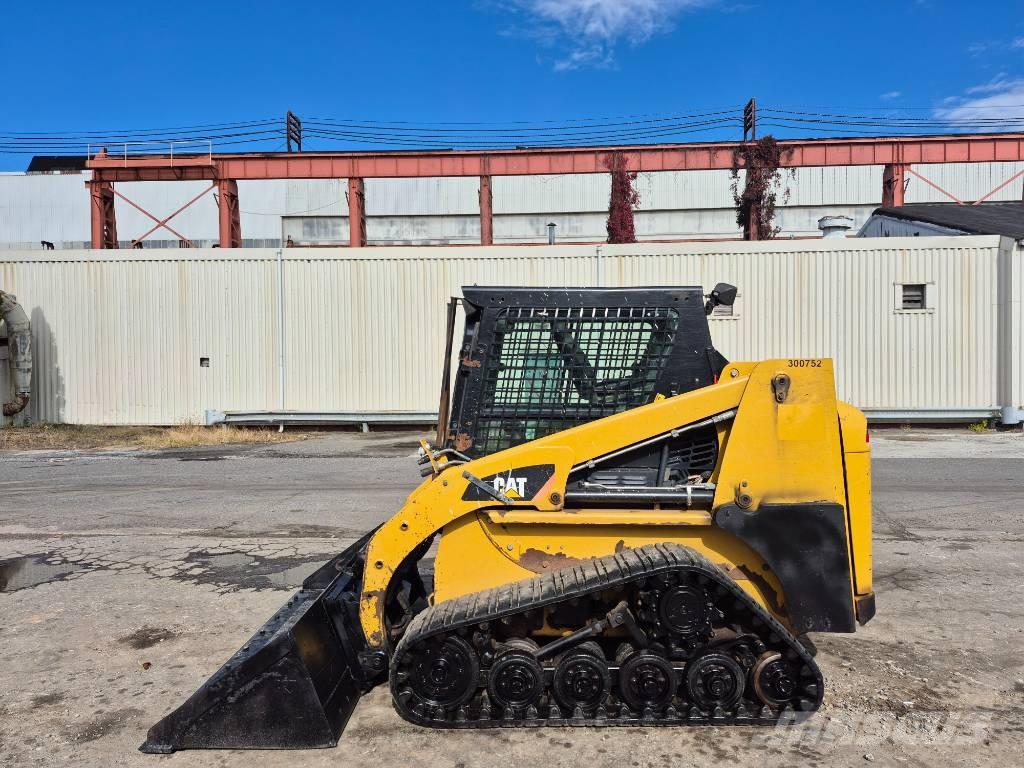 CAT 247 B 3 スキッドステアローダー