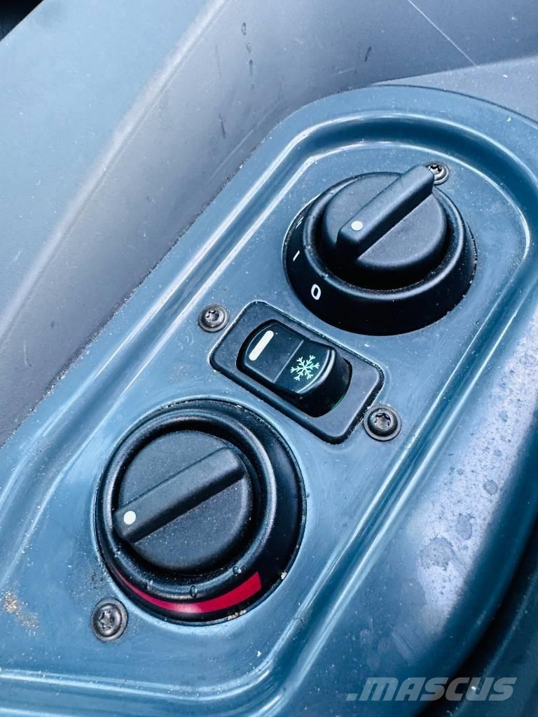 Avant 650 i 多目的ローダー