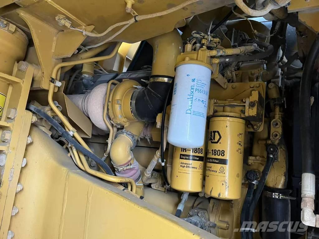 CAT 773 F アーティキュレート式ダンプトラック