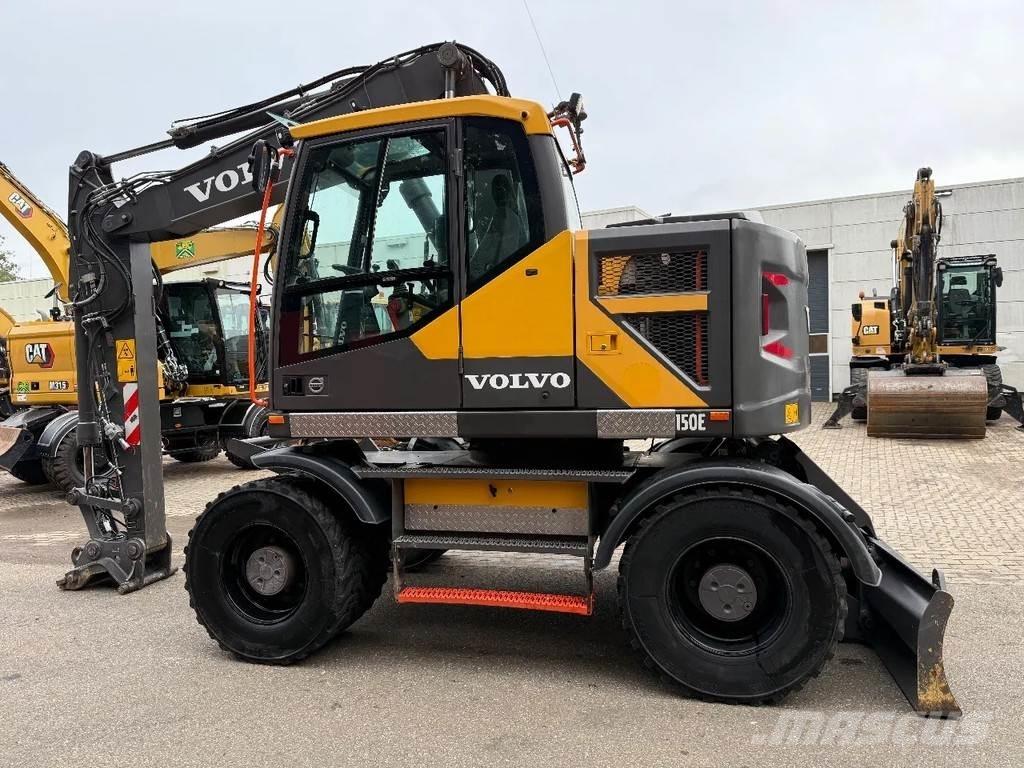 Volvo EW150 ホイール式油圧ショベル（パワーショベル・ユンボ・バックホー）