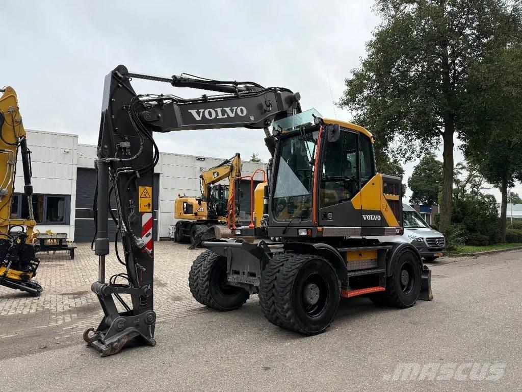 Volvo EW150 ホイール式油圧ショベル（パワーショベル・ユンボ・バックホー）