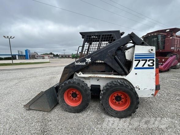 Bobcat 773 スキッドステアローダー