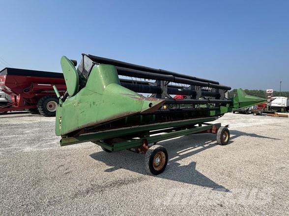 John Deere 220 コンバイン・ハーベスター・ヘッド
