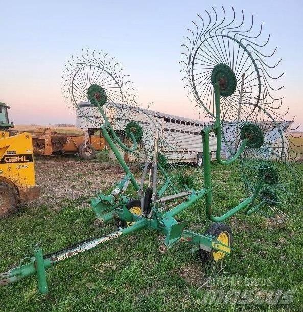 John Deere 702 テッダー・テッダーレーキ