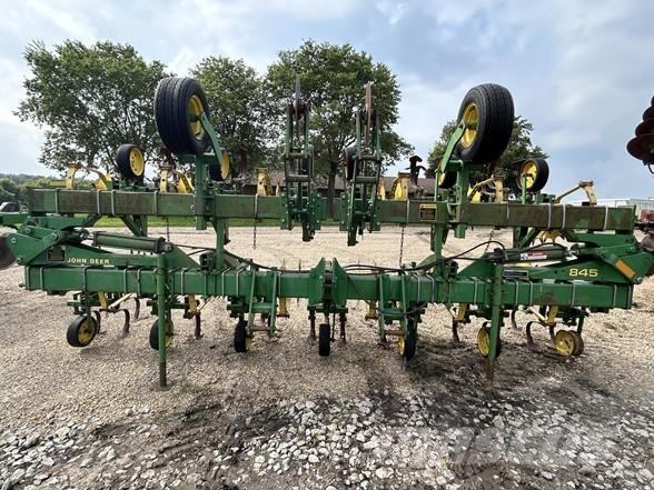 John Deere 845 一行の作物栽培