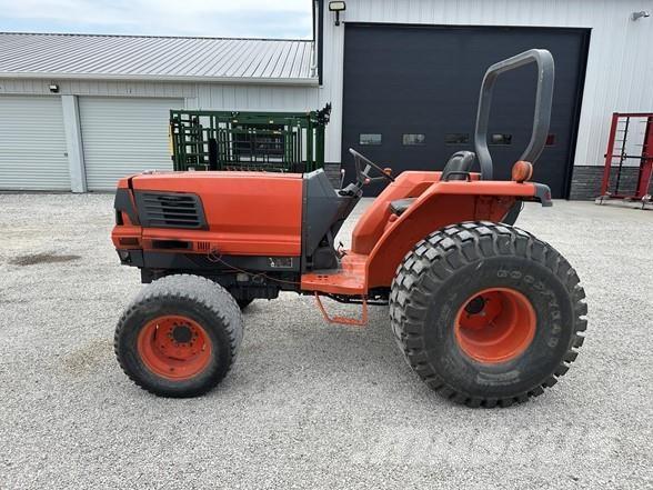 Kubota L4200 トラクター