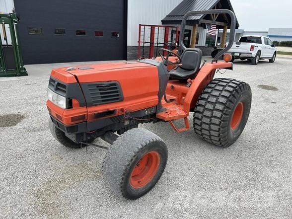 Kubota L4200 トラクター