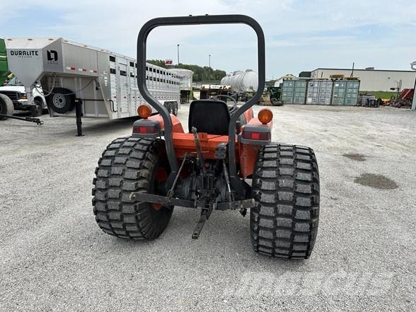 Kubota L4200 トラクター