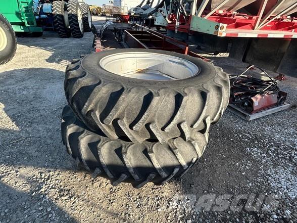 White 2-135 トラクター