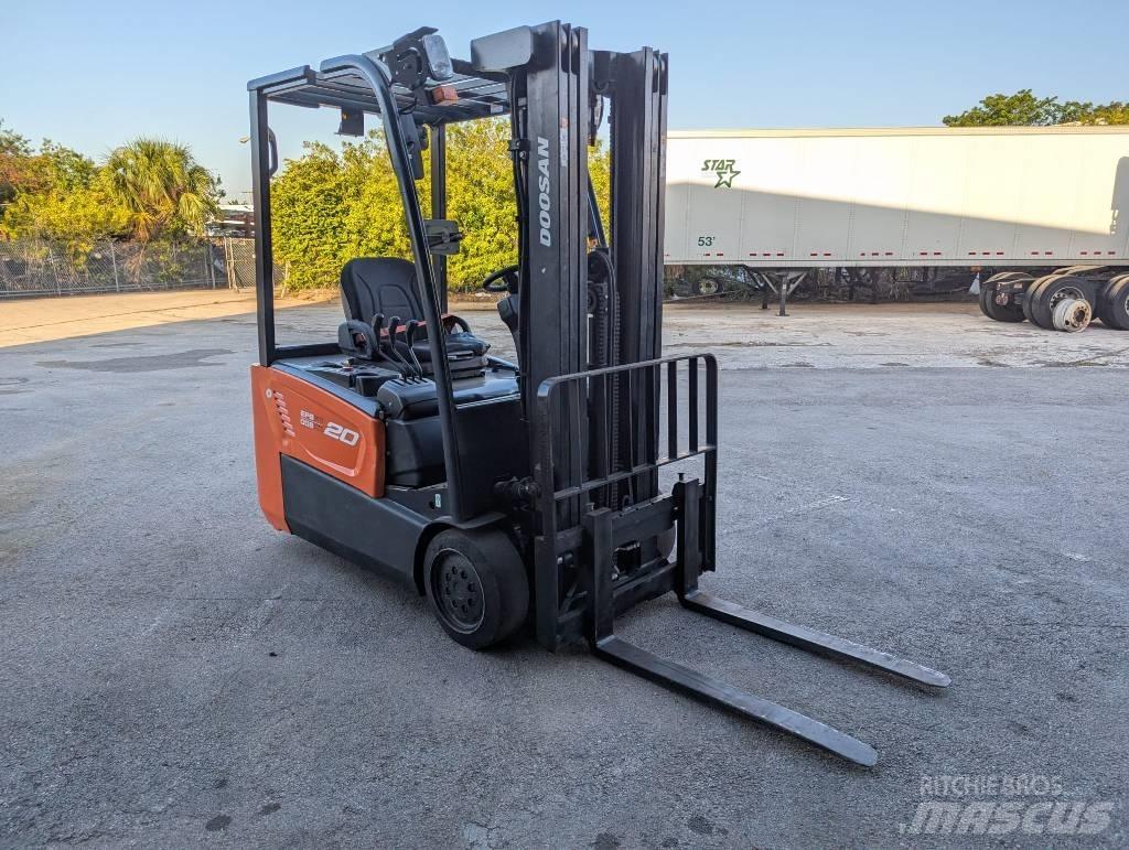 Doosan B 20 T-7 バッテリーフォークリフト