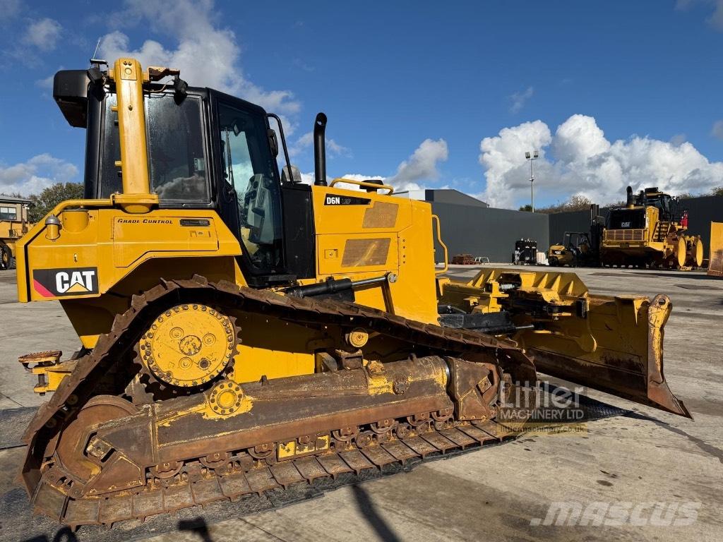 CAT D 6 N LGP ブルドーザー