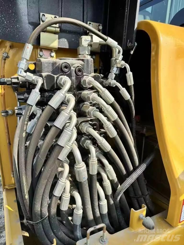 XCMG XE 60 DA 大型油圧ショベル12t以上（パワーショベル・ユンボ）