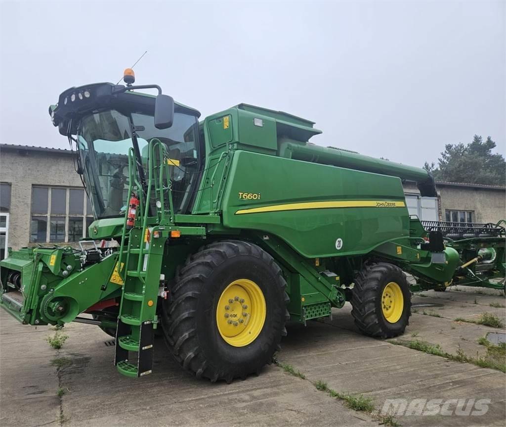 John Deere T 660i コンバイン