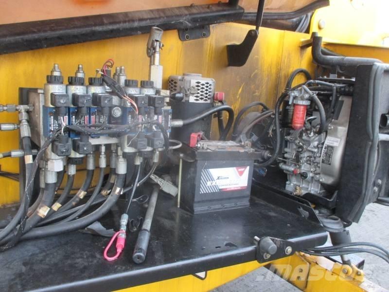 JLG M 600 JP ブームリフト　直伸型