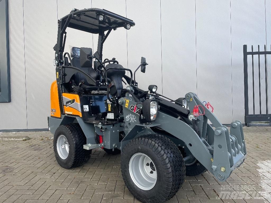 GiANT G1500 X-tra 多目的ローダー