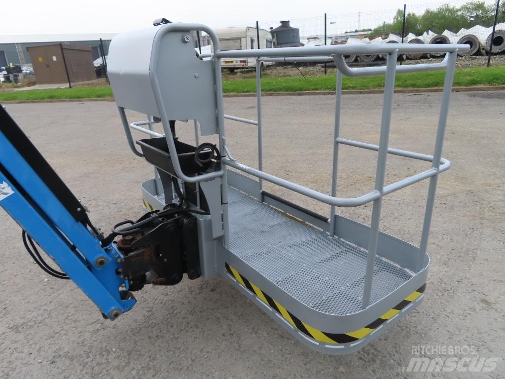 Manitou 180 ATJ ブームリフト　屈伸型