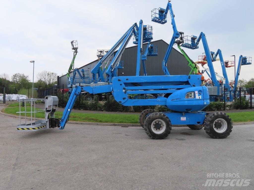 Manitou 180 ATJ ブームリフト　屈伸型